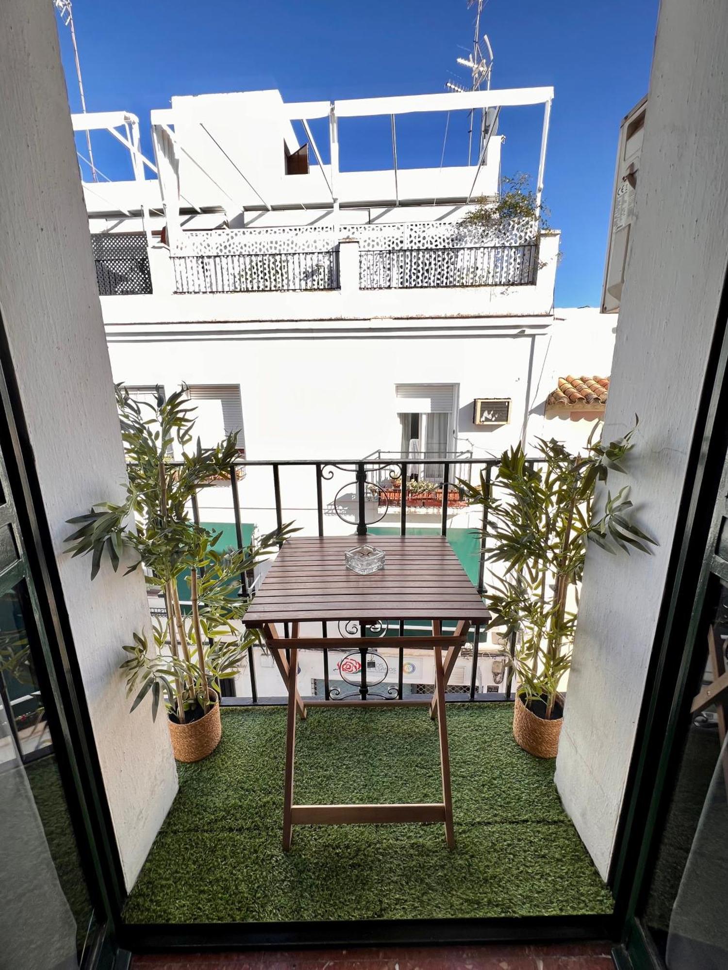 Amplio Apartamento Familiar Con Parking Privado En Pleno Centro De Cordoba Exterior photo